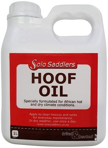 Solo hoof oil protects the hooves from becoming brittle and cracking, and replenishes any lost moisture. Ideal for our hot and dry African climate. In dry weather use daily for ultimate hoof conditioning.