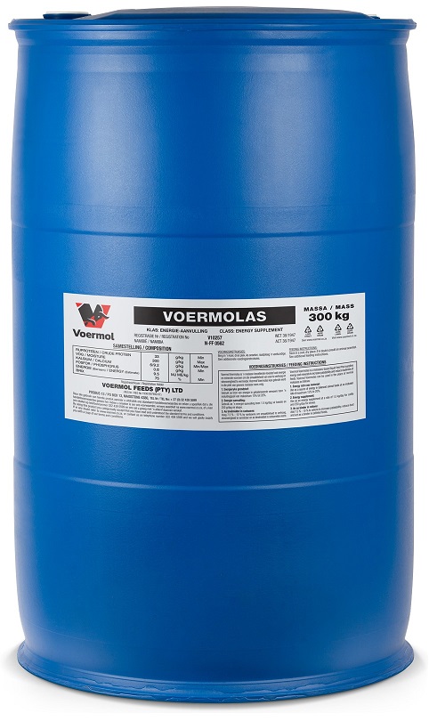 VOERMOL LS 33 (V2678) 300L. Class: Protein & Trace Mineral Supplement for Ruminants. VOERMOL LS 33 is a molasses-based protein, vitamin, mineral supplement in liquid form. Increases the intake of dry roughage because it is highly palatable. Supplements protein, energy, phosphorus & other limiting nutrients. Increases utilisation of poor quality roughage & limits wastage. Ensures safe feeding & efficient utilisation of urea as urea is initially dissolved in molasses. The danger of concentrated urea is lessened. A good binding agent for the manufacturing of pellets.