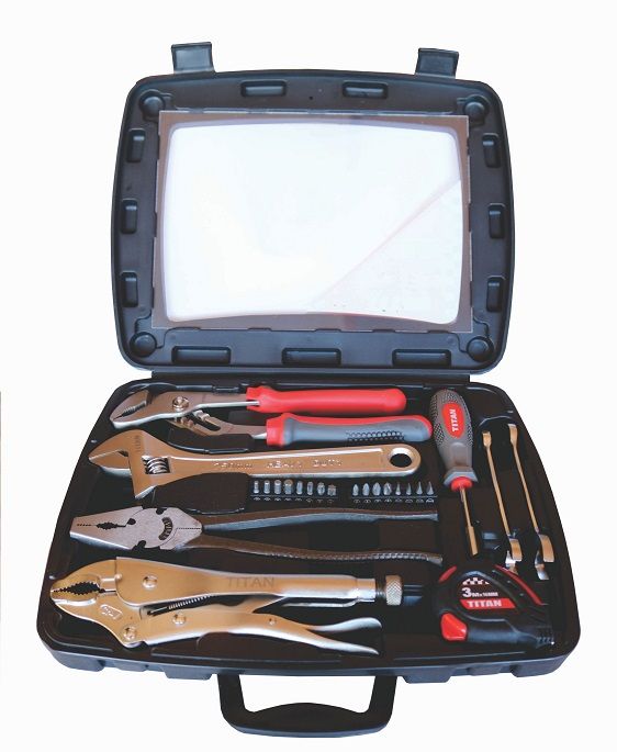 We have put in a lot of effort into our high quality farmer set. it features all the right tools needed by the farmer in his daily routine. comes in a small carry case that can fit under your seat.