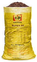 VOERMOL SUPER 80 (V6059). Class: Protein Concentrate for Complete Feedlot Rations for Cattle. VOERMOL SUPER 80 is a fattening concentrate for the fattening of cattle. Simply mix Voermol Super 80 with grain, hay & limestone to give a fattening ration of good quality. Highly concentrated to reduce transport costs. Contains Monensin-Na which may improve the feed conversion ratio. Contains Zinc Bacitracin which further increases feed conversion & weight gain. Contains the essential minerals & trace minerals.
