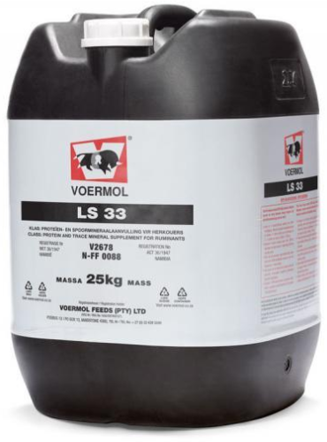 VOERMOL LS 33 (V2678) 25L. Class: Protein & Trace Mineral Supplement for Ruminants. VOERMOL LS 33 is a molasses-based protein, vitamin, mineral supplement in liquid form. Increases the intake of dry roughage because it is highly palatable. Supplements protein, energy, phosphorus & other limiting nutrients. Increases utilisation of poor quality roughage & limits wastage. Ensures safe feeding & efficient utilisation of urea as urea is initially dissolved in molasses. The danger of concentrated urea is lessened. A good binding agent for the manufacturing of pellets.