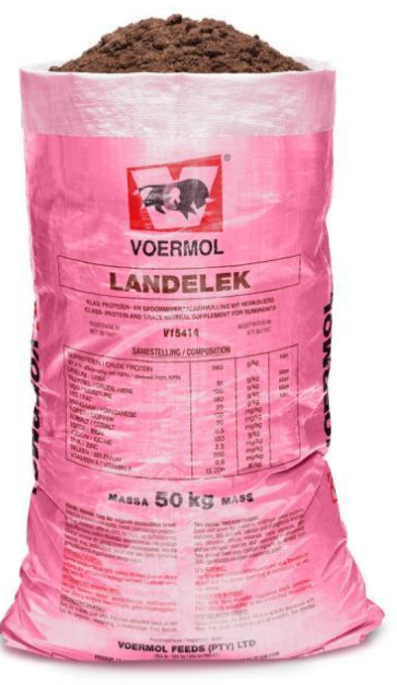 VOERMOL LANDELEK (V15414). Class: Protein & Trace Mineral Supplement for Ruminants. VOERMOL LANDELEK is a ready-mixed lick for preventing acidosis on crop residue or maize fields. It has been developed to manage the feeding problems & deficiencies in crop residues of summer grains & stubble fields of small grain. Ready-mixed & can be used as is. Contains buffers to control acidosis. Contains anionic salts to limit the forming of bladder stones. Contains medicaments which improve energy utilisation, accelerate growth, improve feed conversion & assist with the prevention of coccidiosis. Contains medium quality bypass protein & at least 32.7% of the protein is derived from natural protein sources. Supplies sufficient amounts of all seven essential trace minerals. A molasses based product which is palatable & ensures a good intake. In addition, the lick will not blow away in the wind.