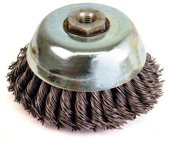 Cup brush composed of knotted carbon steel wire 0.8mm.