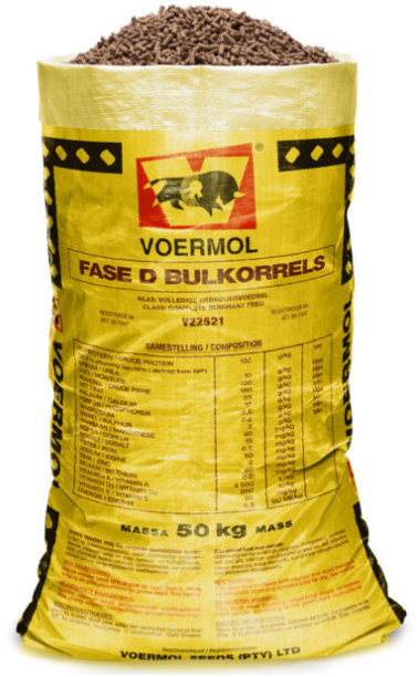 VOERMOL PHASE D BULL CUBES (V22521). Class: Complete Bull Feed. VOERMOL PHASE D BULL CUBES is a complete feed for the feeding of bulls. Contains the necessary minerals, trace minerals as well as Vitamins A, D3 & E, to achieve optimum performance. Contains an ionophore & other medicaments to improve performance & efficiency. Ensures that bulls grow out properly & don't become over fat. Feed to bulls that need to be prepared for a show, auction or breeding season. Can be used for a Phase D test.