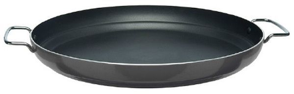 The 47cm lightweight but thick aluminium non-stick coated pan is easy to use and clean -Stainless steel handles allow for easy handling -The large pan is ideal for preparing risottos paellas pasta dishes breakfasts and other meals for a large number of people -For use on the CADAC Carri Chef 2 & Braai Range of gas braais or any other gas or electric hob -The underside of the pan is a clear steel machined finish -A convenient storage bag is included.