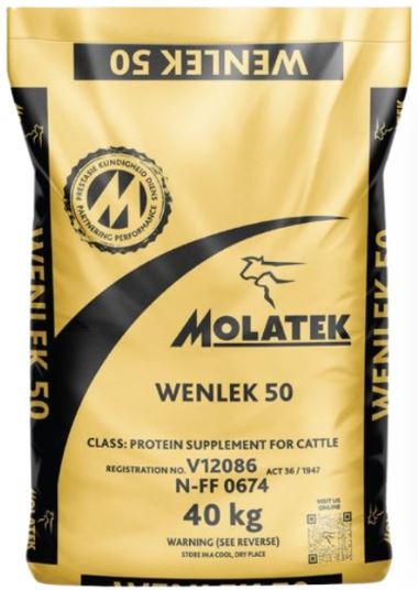 Molatek Winlick 50 is a high-protein, ready-mixed winter lick for cattle containing 1% phosphate. It is formulated to ensure the correct intakes o n low quality pasture and is especially suited to cattle grazing on sour veld. This winter lick supplements protein, specifically rumen degradable protein (RDP), macro minerals and trace minerals that are lacking in winter veld. It is not recommended for use in sheep.