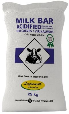 Ladismith Powder's Milk Bar is an excellent solution for calves, as it is more economical than fresh milk, is suitable for all calf breeds, better meets the nutrition needs of the calf and is clean and sterile and does not contain any harmful bacteria.