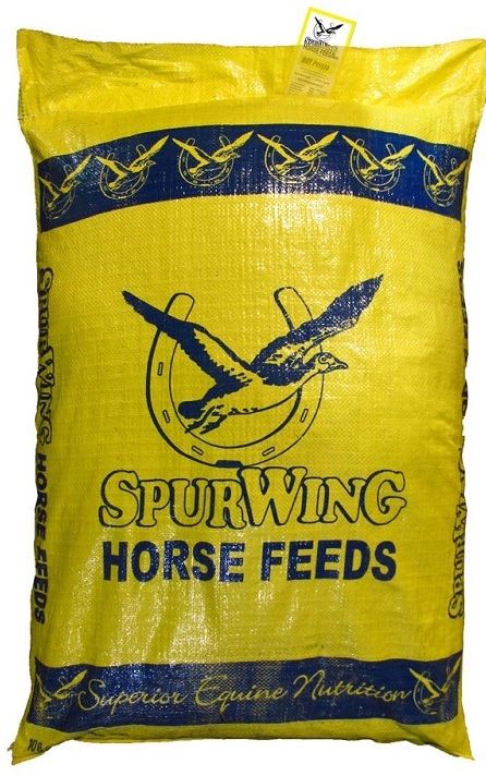 This is our top quality breeding ration for pregnant and lactating mares as well as working stallions. These horses need elevated protein and energy levels and a specific amino acid profile which the vitamin and mineral pack contained in this ration provides. GRAIN INCLUSIVE RATIONS. Full Fat Soya remains a source of controlled and sustainable energy in these rations, while the grain component is in the form of oats and extruded maize.