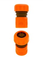 Quick connector to connect a garden hose to a tap with as adaptor.