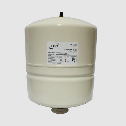 This tank is suitable for a wide range of applications, including water booster systems, thermal expansion management, and irrigation systems. It can also be used for hydraulic hammer arresting, heating system expansion, and clean water backwashing in ultr