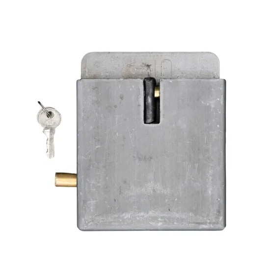 This heavy-duty large security gate lock is designed for maximum protection, making it ideal for larger gates and high-security applications. It features a strong and reliable locking mechanism, built for durability and long-lasting performance. The lock i