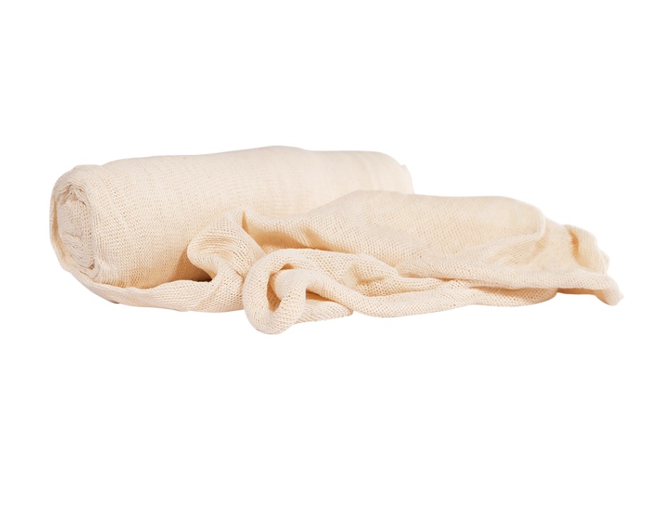 This product is a 100% cotton cloth supplied on a convenient tubular roll, making it versatile for a variety of uses. It is ideal for kitchens, workshops, and bathrooms, as well as for car washing, providing a durable and absorbent solution for cleaning an