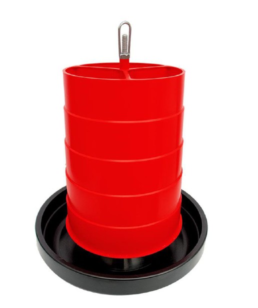 The ribbed tube feeder has a stepped tube for better feed flow, with an anti-waste lip incorporated into the base to eliminate the need for an anti-waste ring which saves on feed wastage.