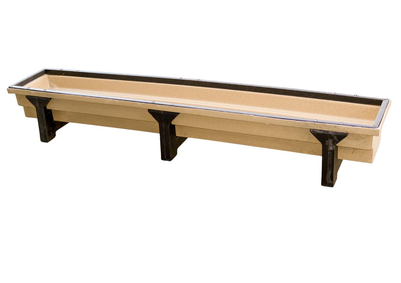 A 2 m trough feeder for sheep is designed to provide a longer feeding space suitable for medium to larger flocks. Its extended length allows several sheep to feed at the same time, helping to reduce crowding and competition during feeding. The trough keeps